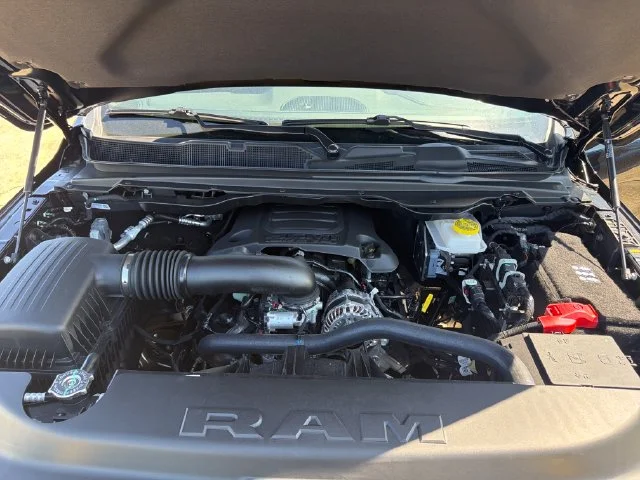 New 2027 Diamond Black Crystal Pearl-Coat Exterior Paint RAM Laramie image 19