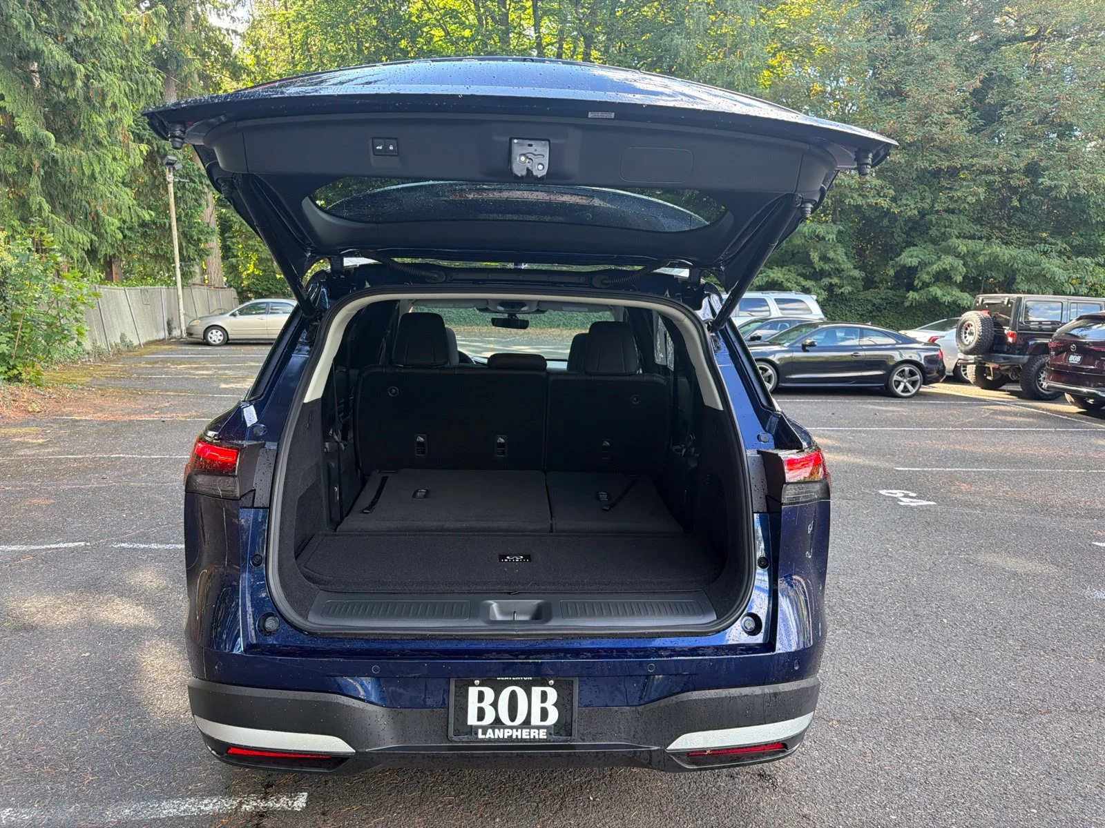 Used 2026 Blue INFINITI LUXE image 8