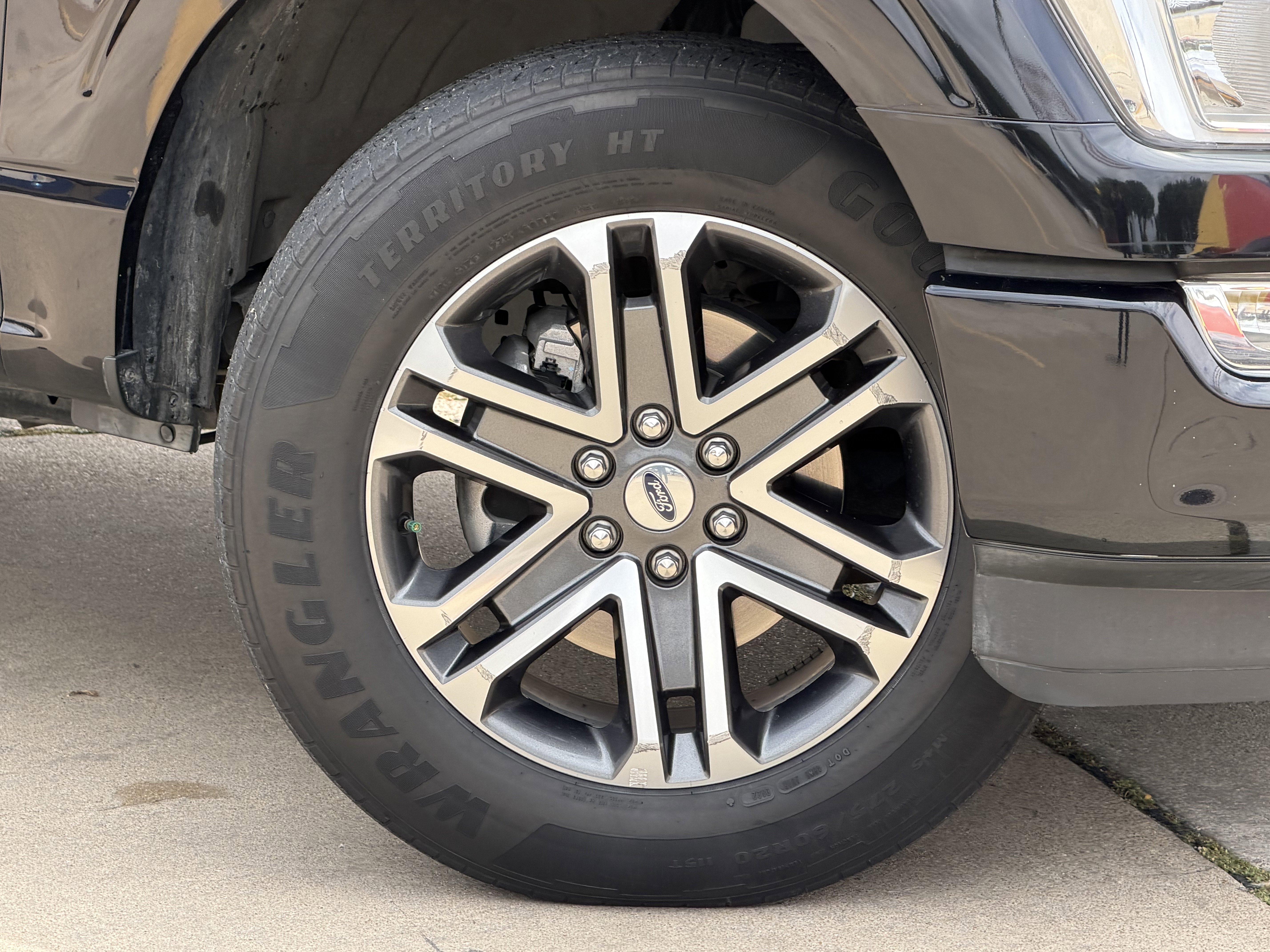Used 2022 Agate Black Metallic Ford XL image 3