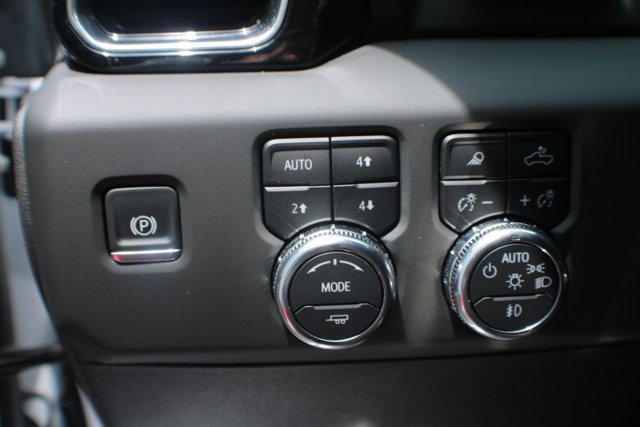 Used 2025 White Frost Tricoat GMC Denali image 7
