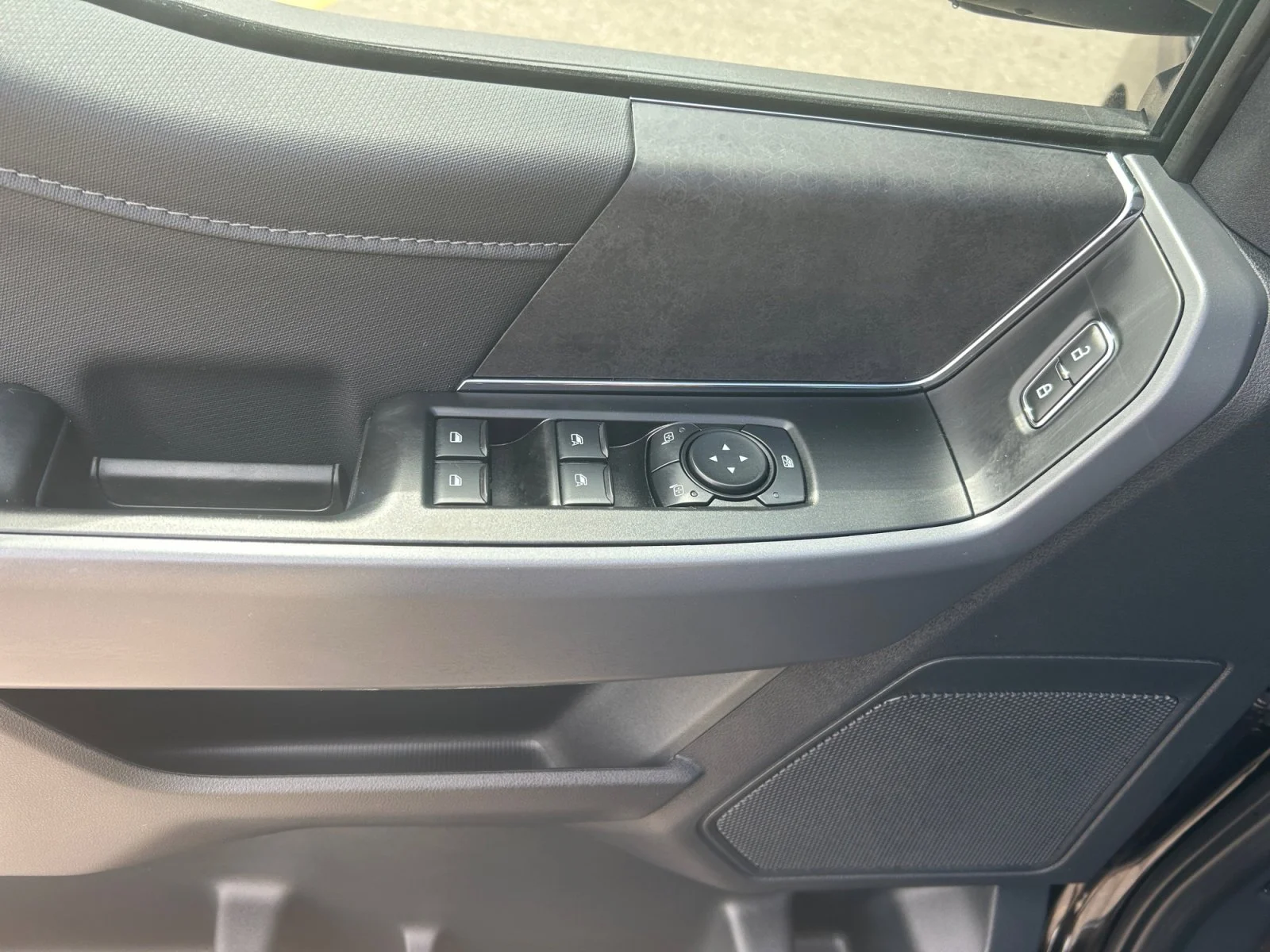 New 2026 Agate Black Metallic Ford XLT image 17