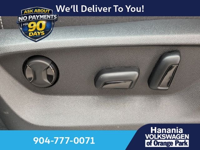 New 2026 Silver Volkswagen 2.0T SE w/Technology image 21