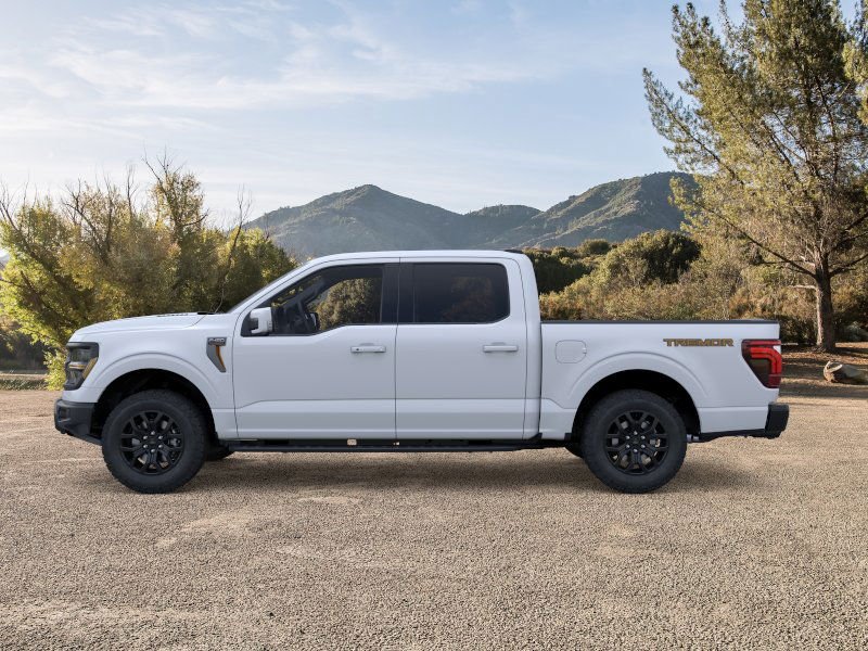 New 2025 Space White Metallic Ford Tremor® image 33