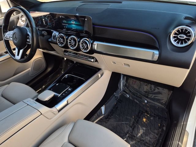 Used 2021  Mercedes-Benz GLB 250 image 28
