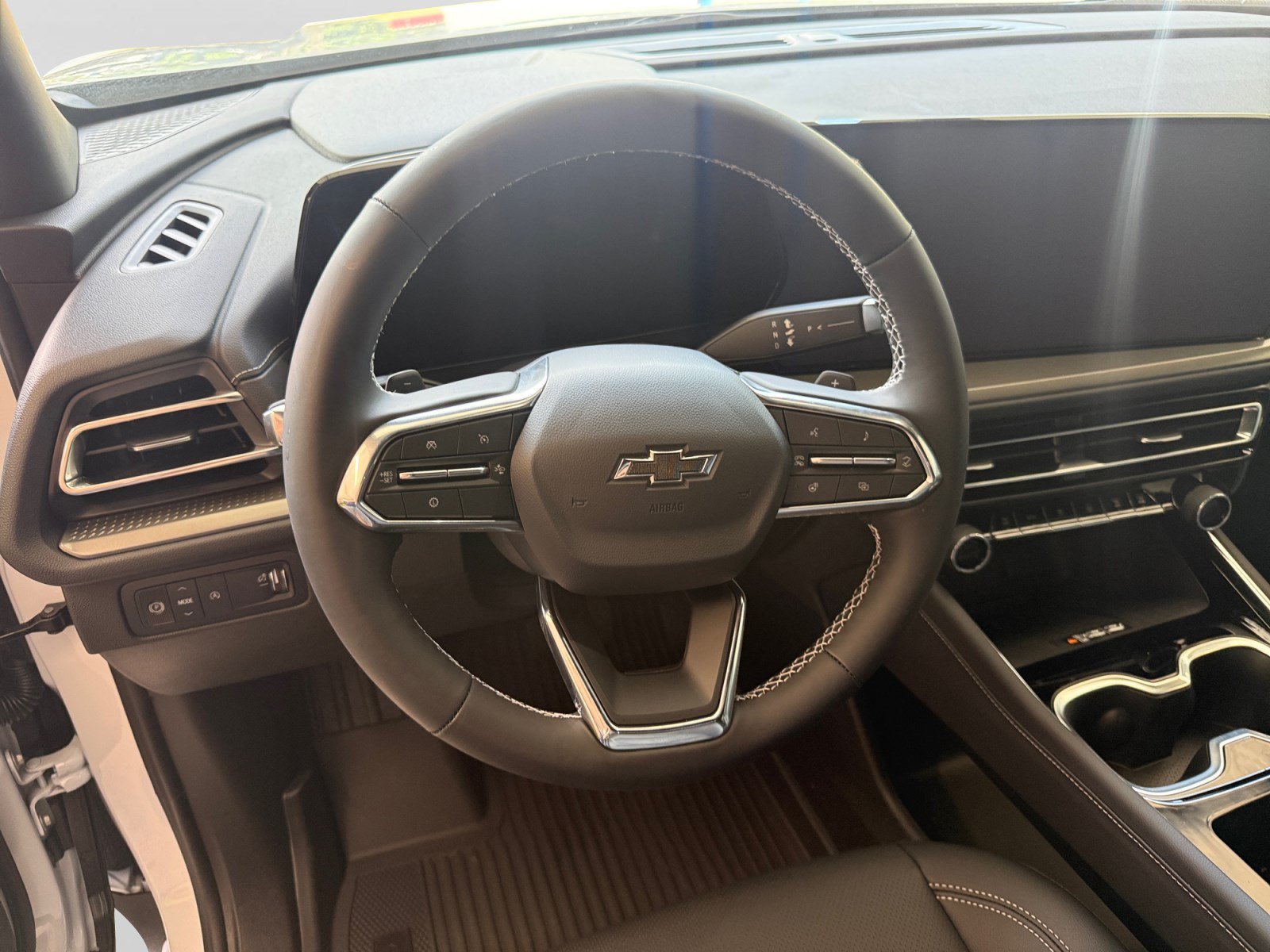 2027 Chevrolet Traverse LT - Photo 23