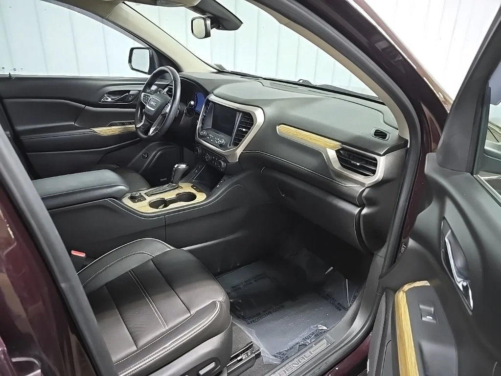 Used 2017 Red GMC Denali image 16