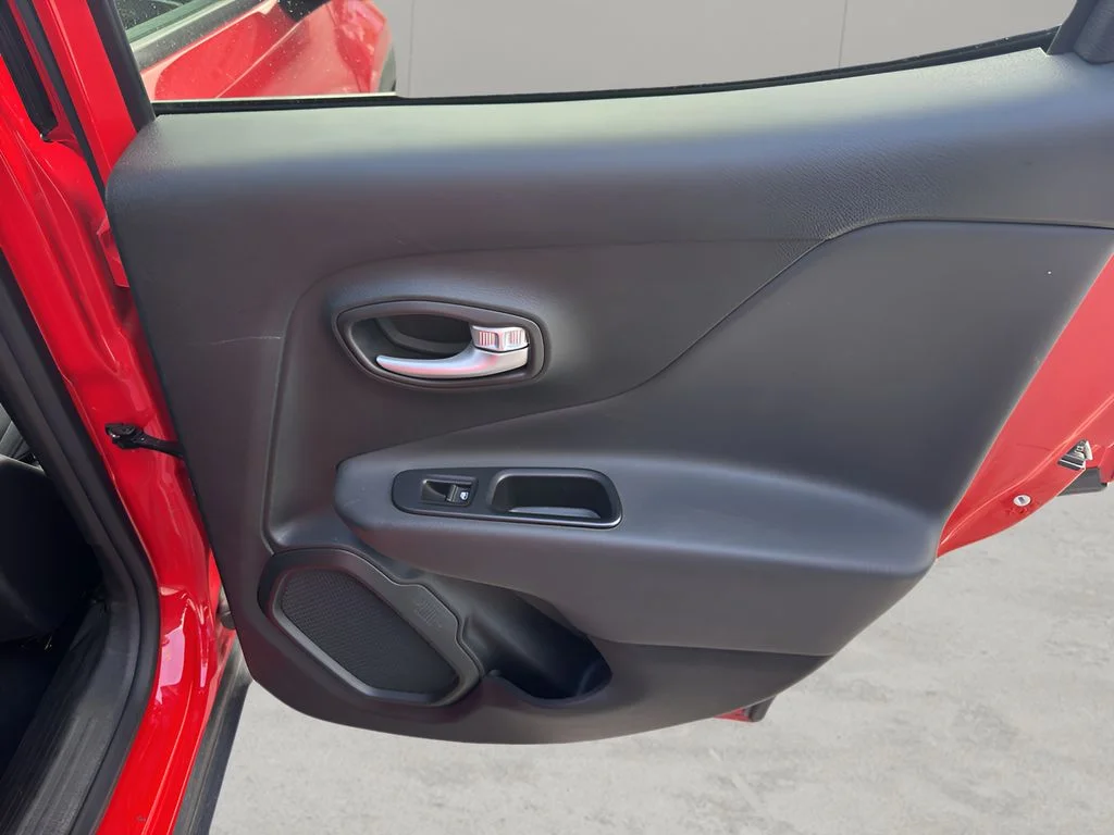 Used 2023 Colorado Red Clearcoat Jeep Trailhawk image 11