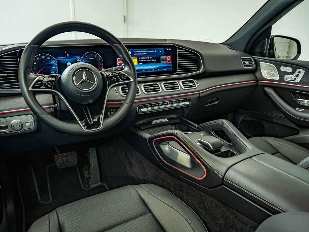 Used 2025 Obsidian Black Metallic Mercedes-Benz GLE 350 image 31