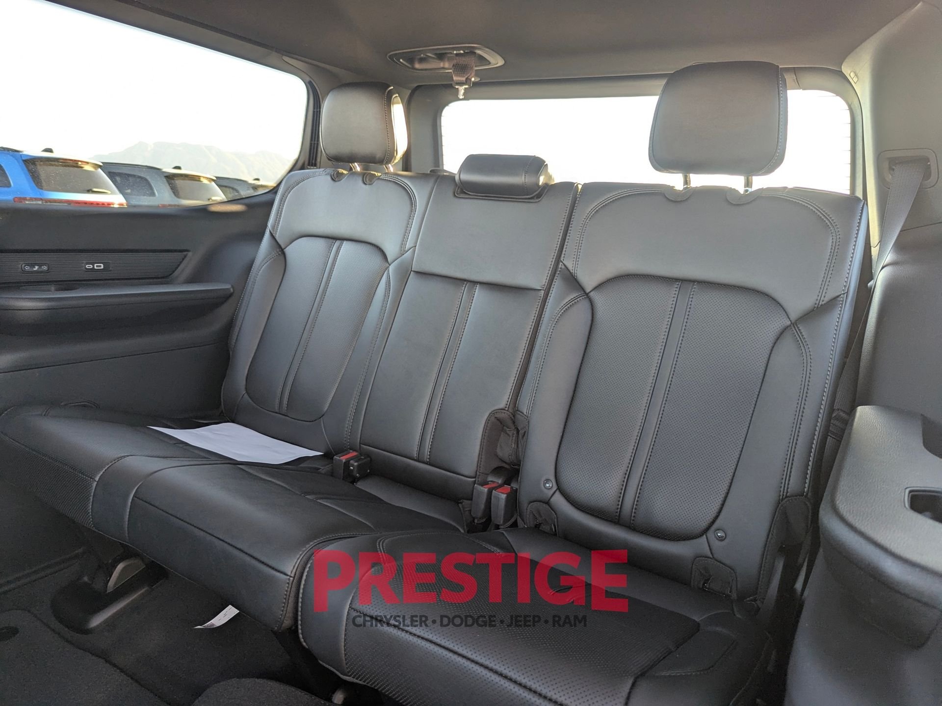 New 2026 Bright White Clear-Coat Exterior Paint Jeep Limited Altitude image 27