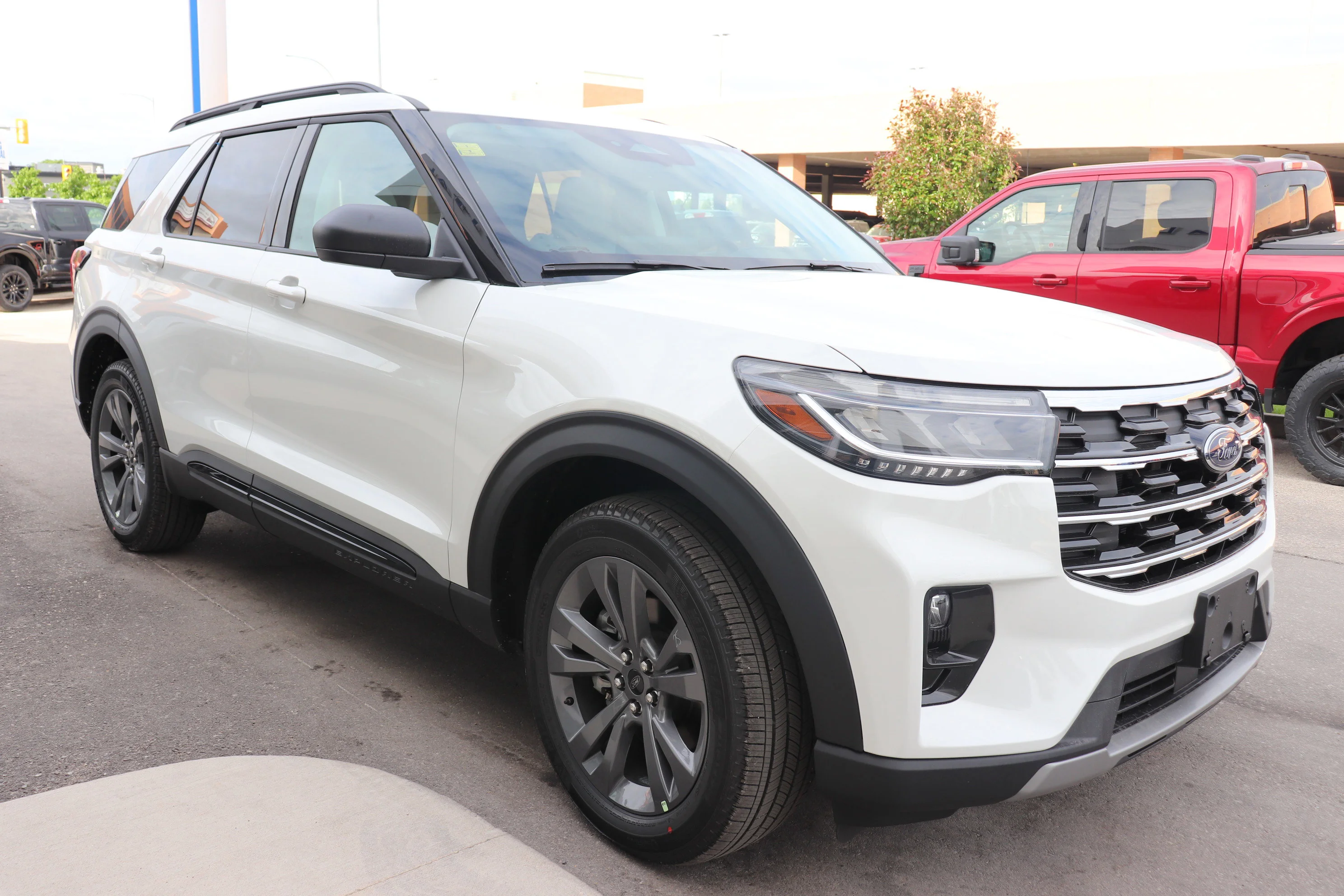 New 2026 STAR WHITE MET TRI-COAT Ford Active w/200A Pkg image 5