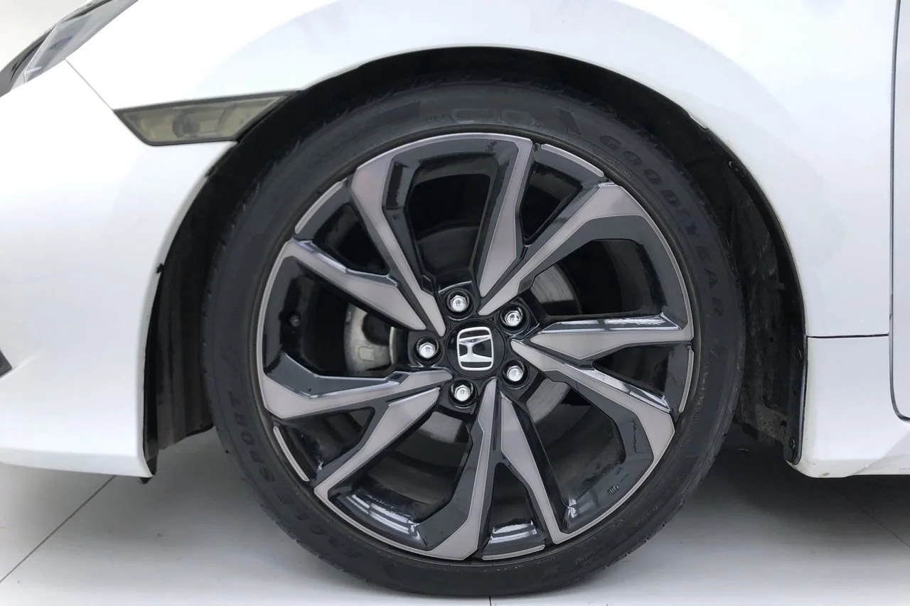 Used 2020 Platinum White Pearl Honda Sport image 18