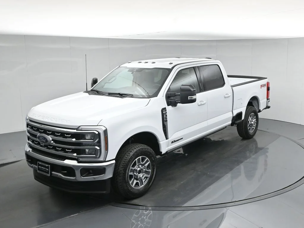 New 2026 Oxford White Ford Lariat image 38