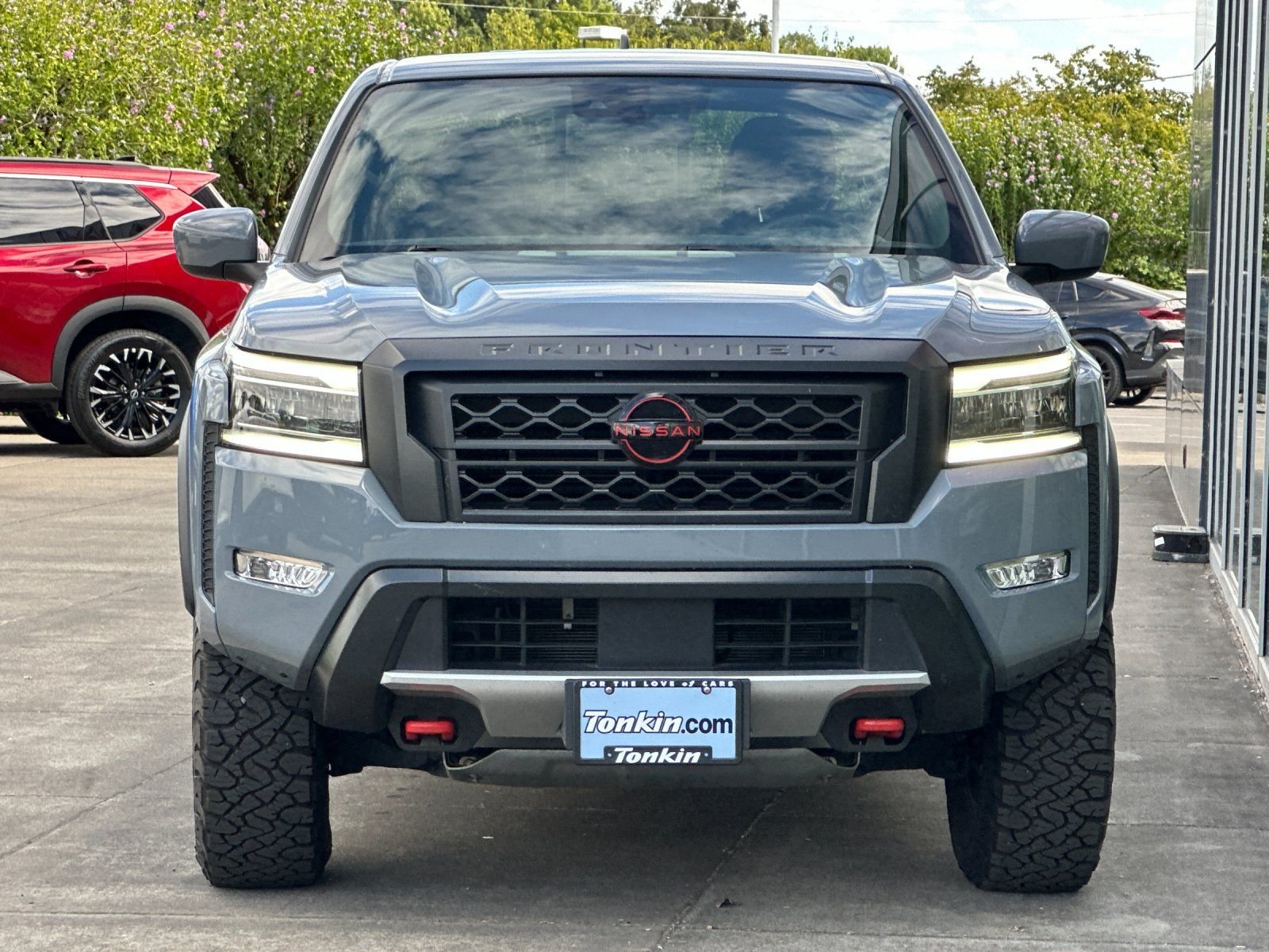 Used 2024 Boulder Gray Pearl Nissan PRO-4X image 8