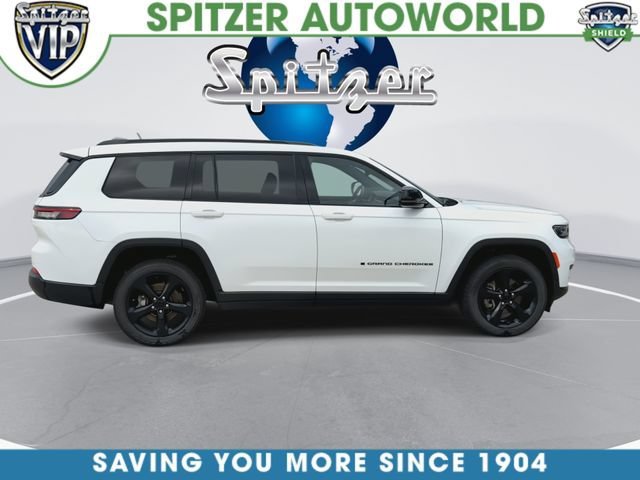 Used 2021  Jeep Altitude image 10