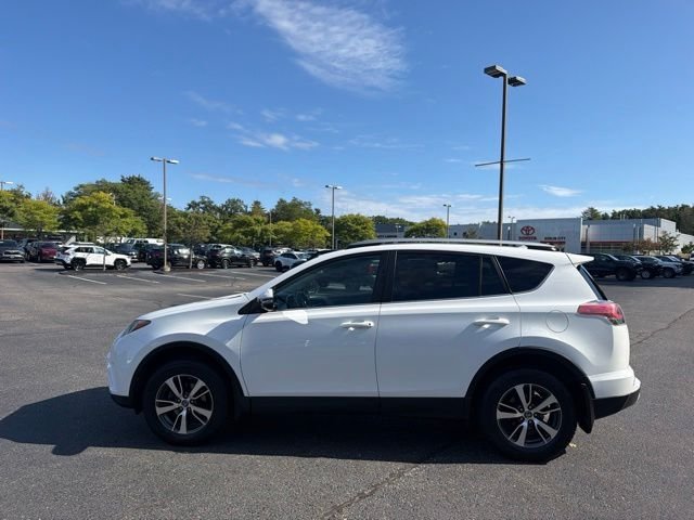 Used 2018 Super White Toyota XLE image 6
