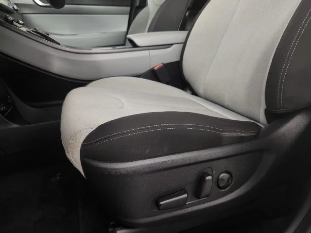 Used 2020 Black Hyundai SEL image 12
