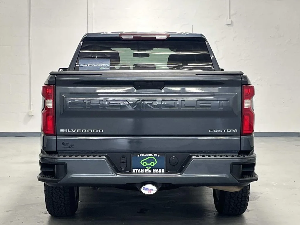 Used 2021 SHADOW GRAY METALLIC Chevrolet Custom image 7