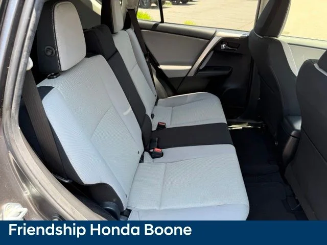 Used 2018 Gray Toyota XLE image 41