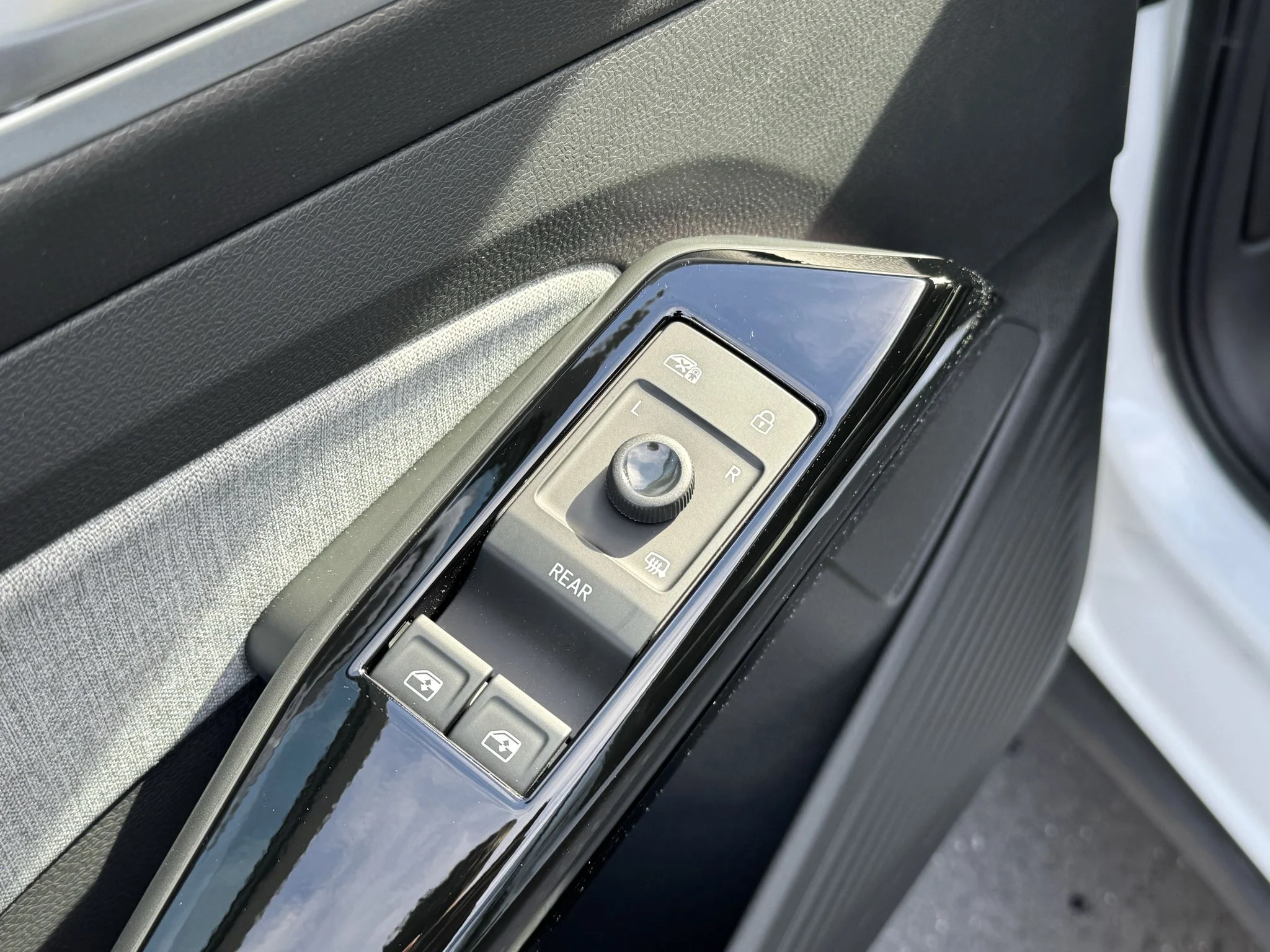 New 2026 Opal White Pearl Volkswagen Pro image 14