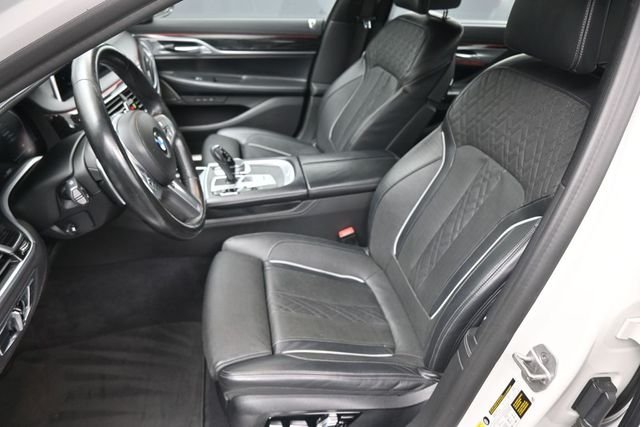 Used 2022 White BMW 740i image 33