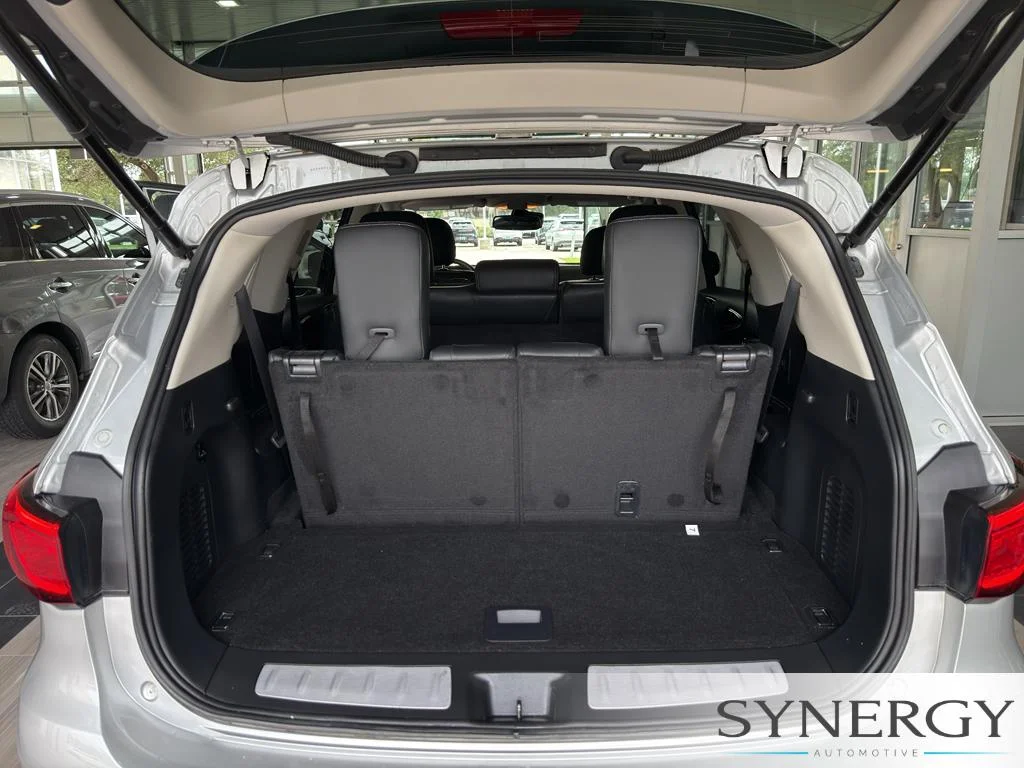 Used 2019 Liquid Platinum INFINITI LUXE image 33