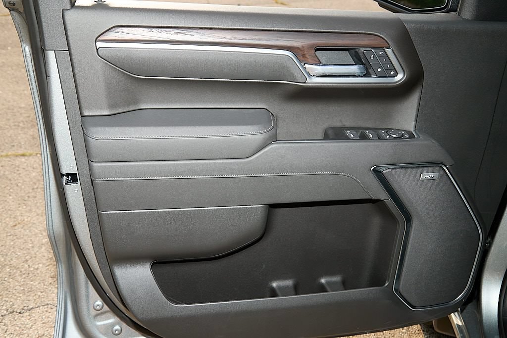 New 2026 Sterling Metallic GMC SLT image 21