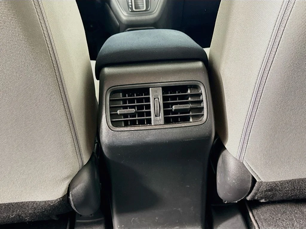 Used 2015 Alabaster Silver Metallic Honda LX image 24