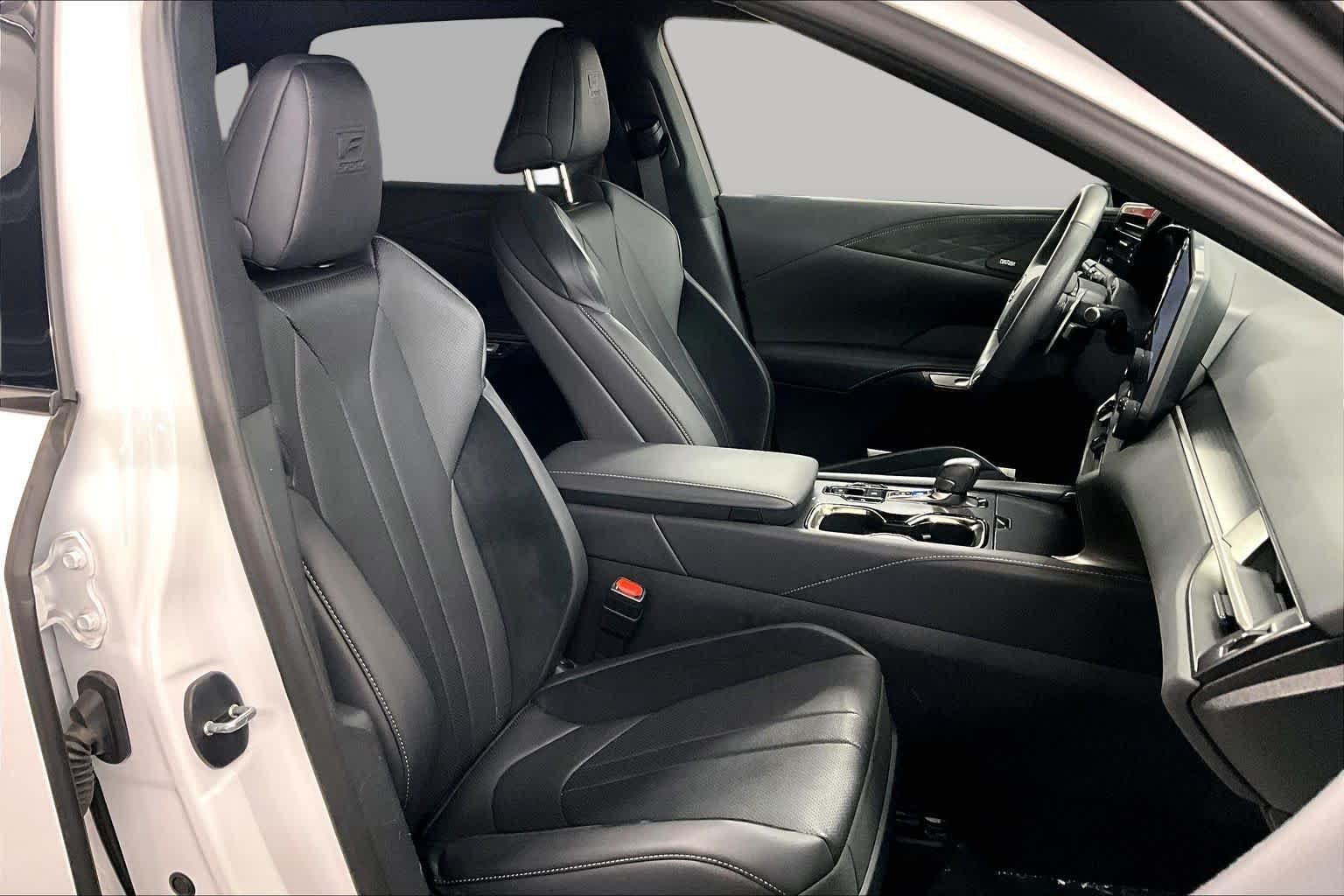 Used 2024 Ultra White Lexus F SPORT Performance image 9