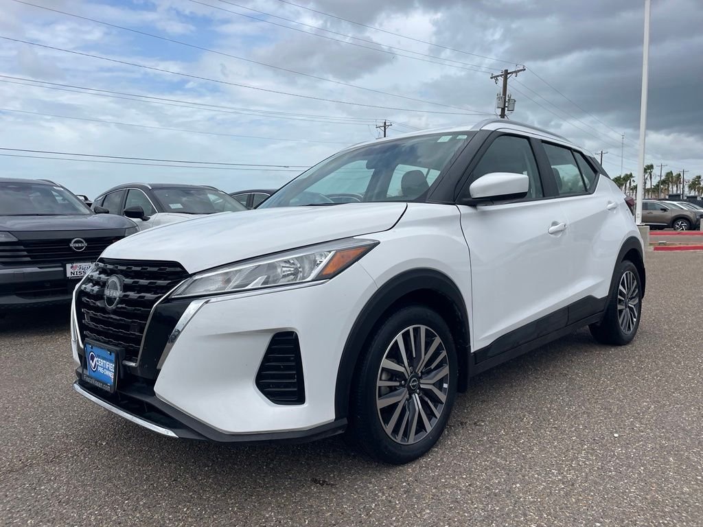 Used 2024 White Nissan SV image 3