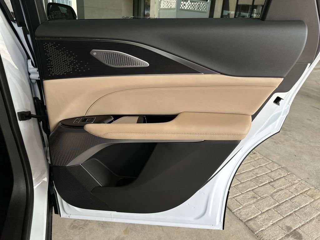 2026 Cadillac LYRIQ Signature Sport - Photo 29