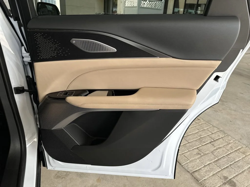 2026 Cadillac LYRIQ Signature Sport - Photo 29