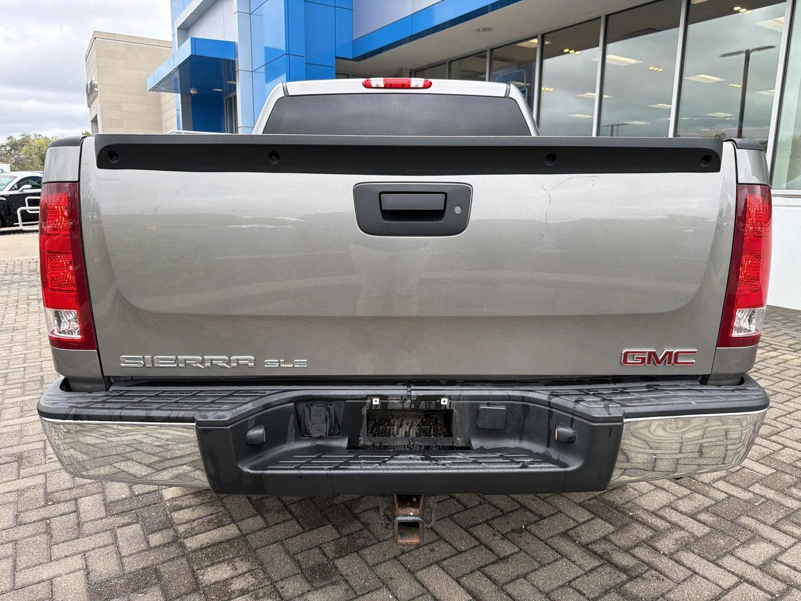 Used 2012 STEEL GRAY METALLIC GMC SLE image 4