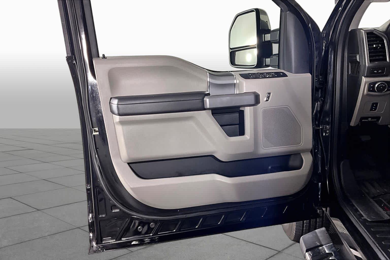 Used 2019 Agate Black Ford XLT image 20