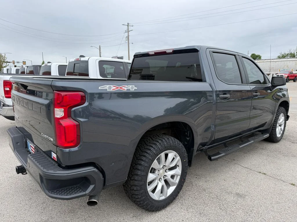 Used 2020 Gray Chevrolet Custom image 4