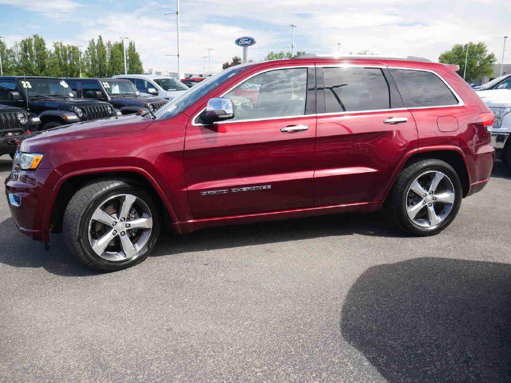 Used 2017 Red Jeep Overland image 20