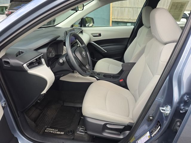 Used 2023  Toyota L image 14