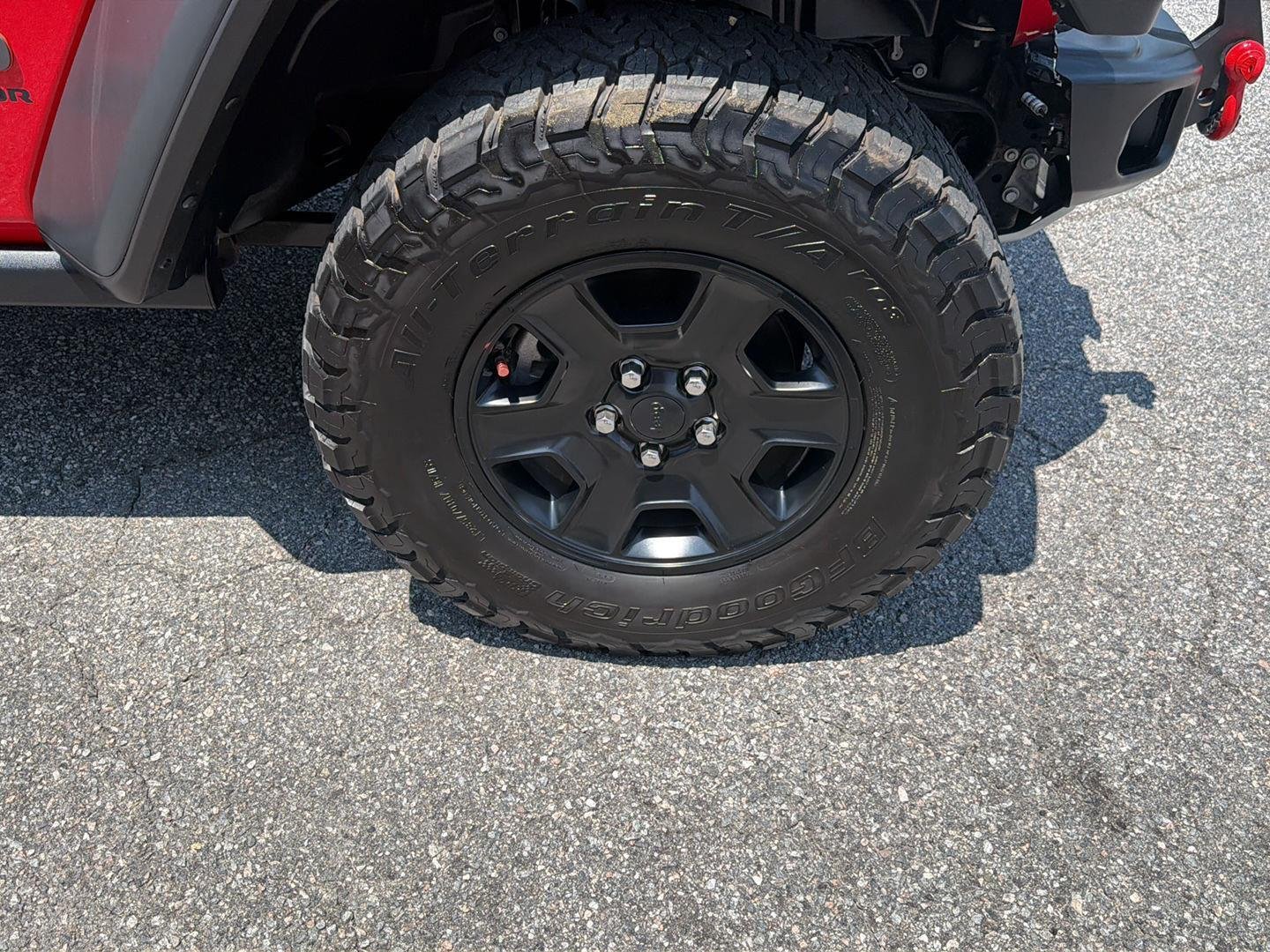 Used 2021 Firecracker Red Clearcoat Jeep Mojave image 41