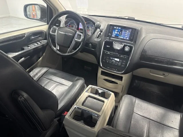 Used 2013 Blue Chrysler Touring-L image 22