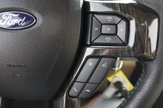 Used 2016 Red Ford XLT image 12