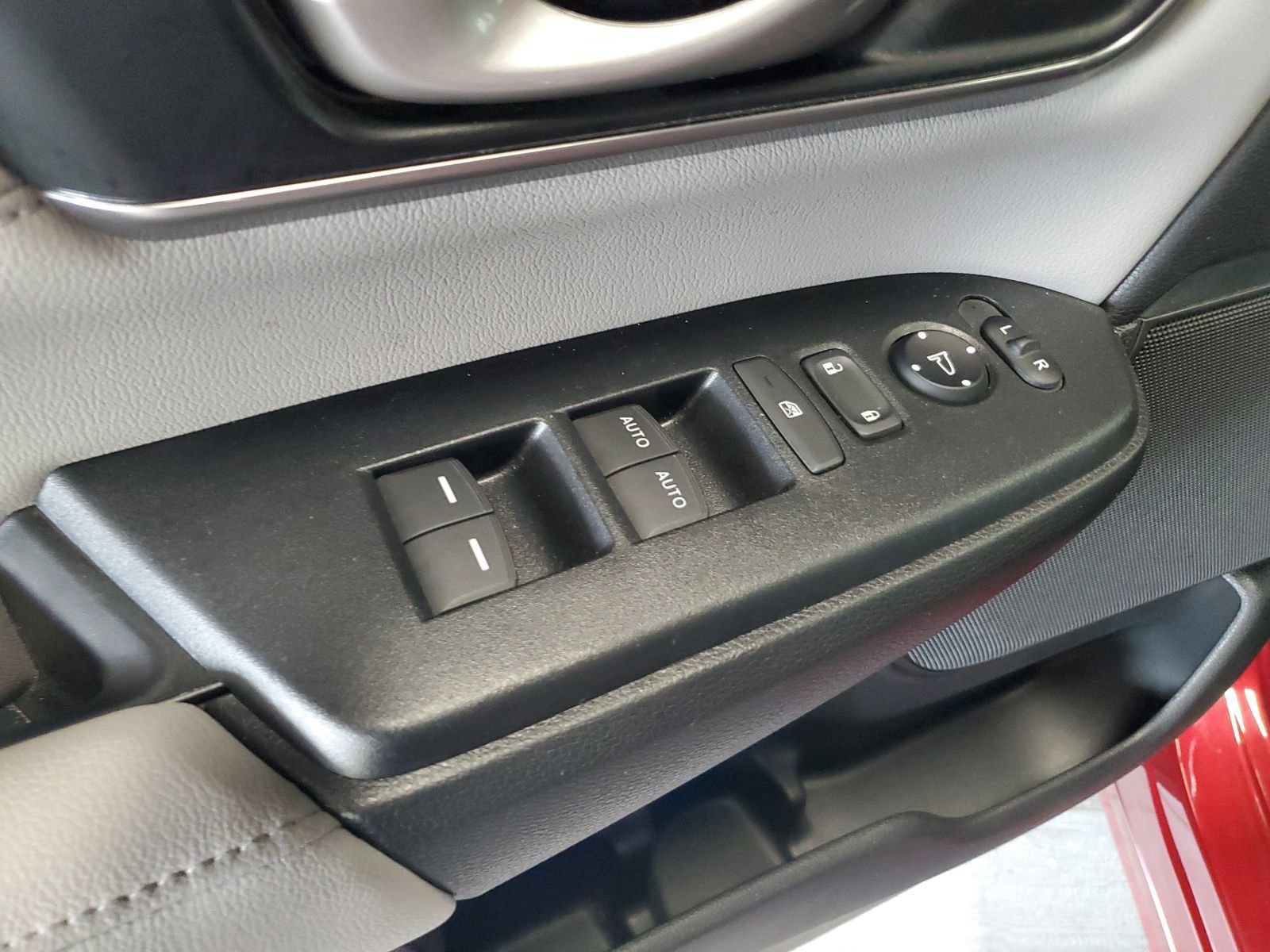 Used 2022 Red Honda Touring image 14