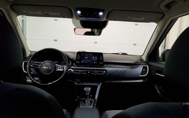Used 2023 Black Kia S image 25