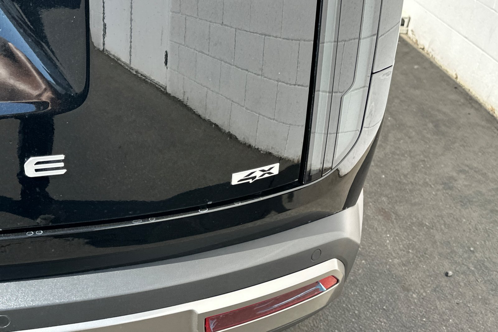 Used 2027 Black Kia S image 34