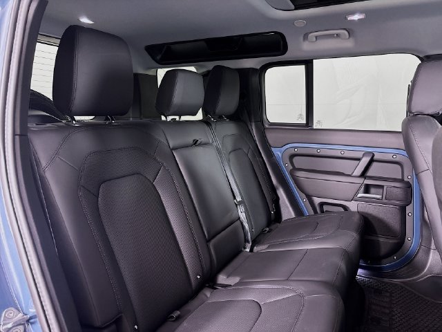 Used 2025 Blue Land Rover S image 27