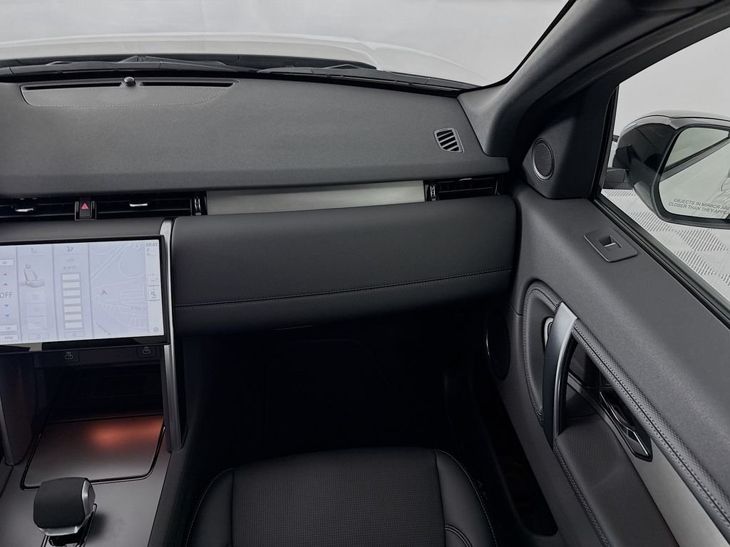 New 2025 Fuji White Land Rover SE image 25