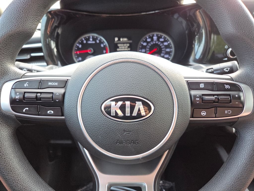 Used 2021 Silver Kia LXS image 31