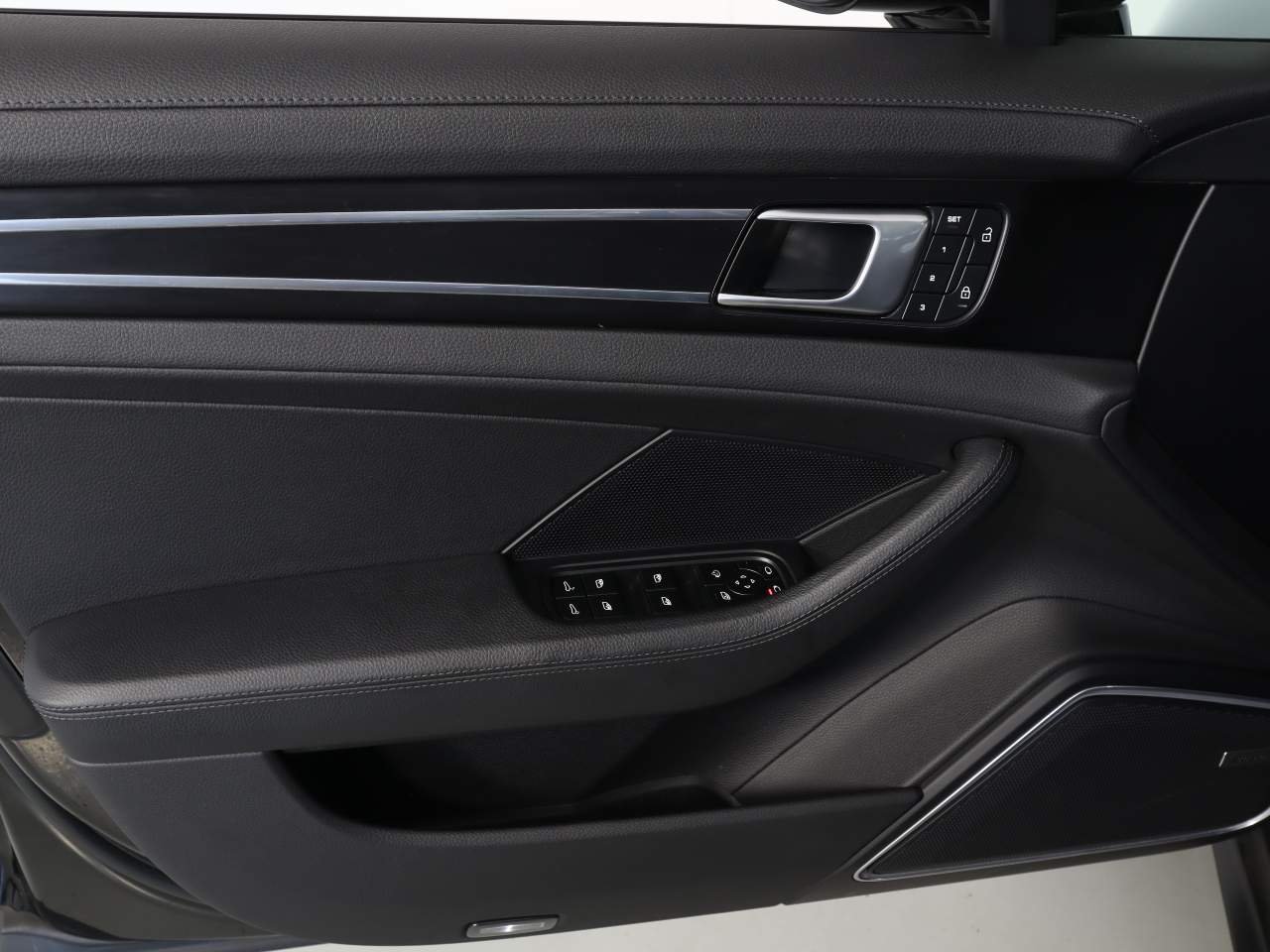 Used 2023 Black Porsche Platinum Edition image 23
