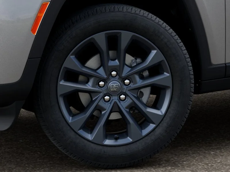 New 2026 Silver Zynith Exterior Paint Jeep  image 4