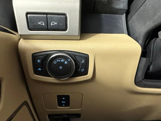 Used 2017 Silver Ford Lariat image 18