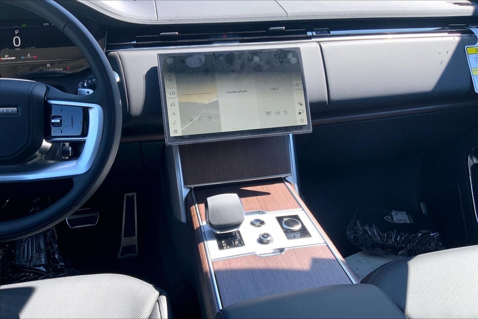 New 2027 Santorini Black Land Rover SE image 6