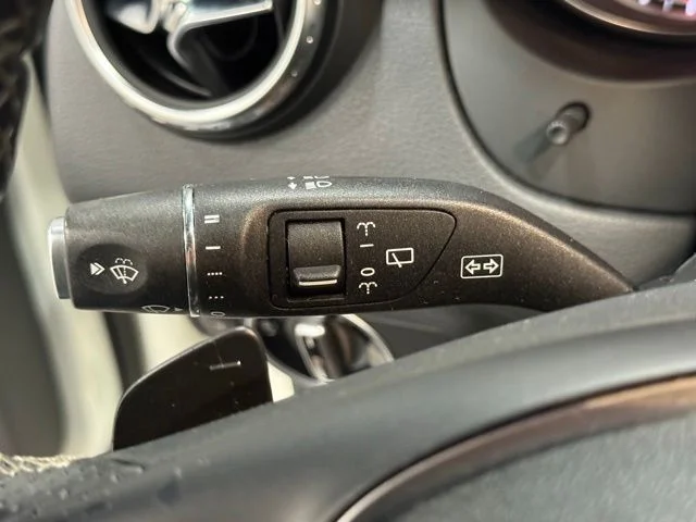 Used 2016 White Mercedes-Benz GLA 250 image 20